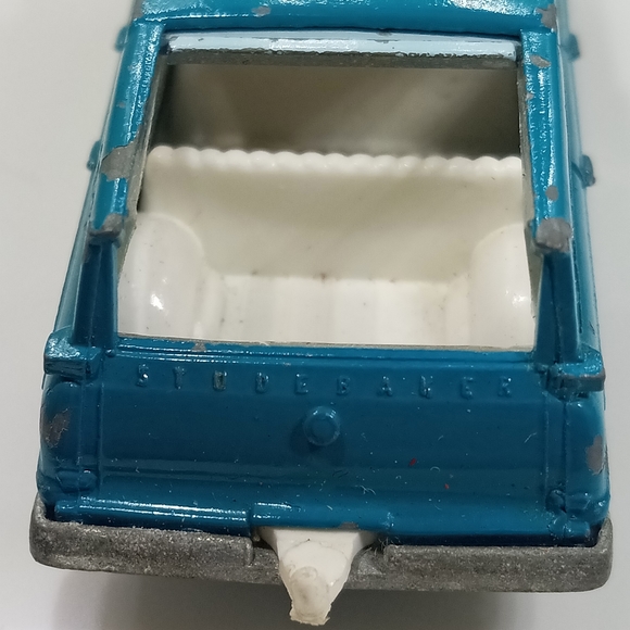 Vintage 1965 Lesney Matchbox Studebaker Lark Wagonaire Series #42 - Picture 8 of 9